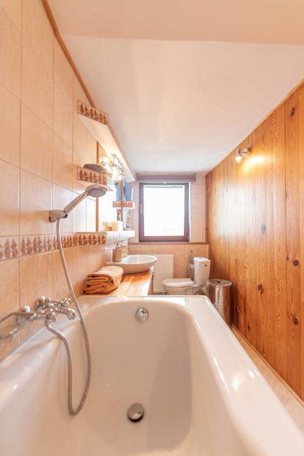 Romanticke V Podkrovi Idealne Pre Pary Alebo Rodinku-self Check Apartmán *